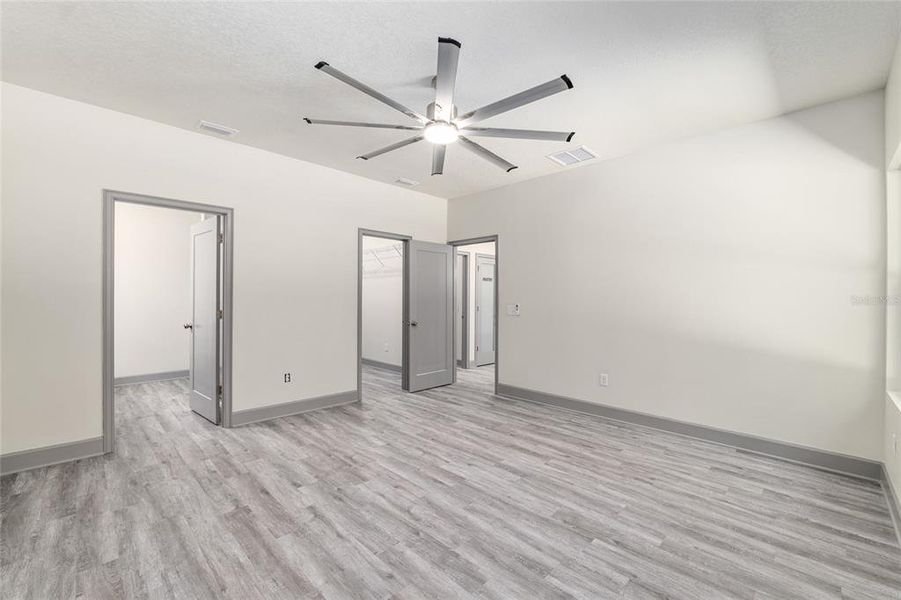 Spacious, unfurnished interior of a new home in , Fort White (Image 45).
