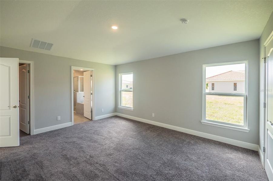 Spacious, unfurnished interior of a new home in , Kissimmee (Image 44).