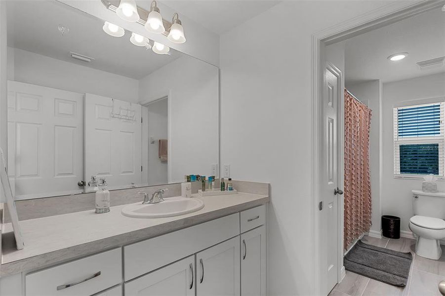 Furnished interior view inside a new home in , Kissimmee (Image 6).