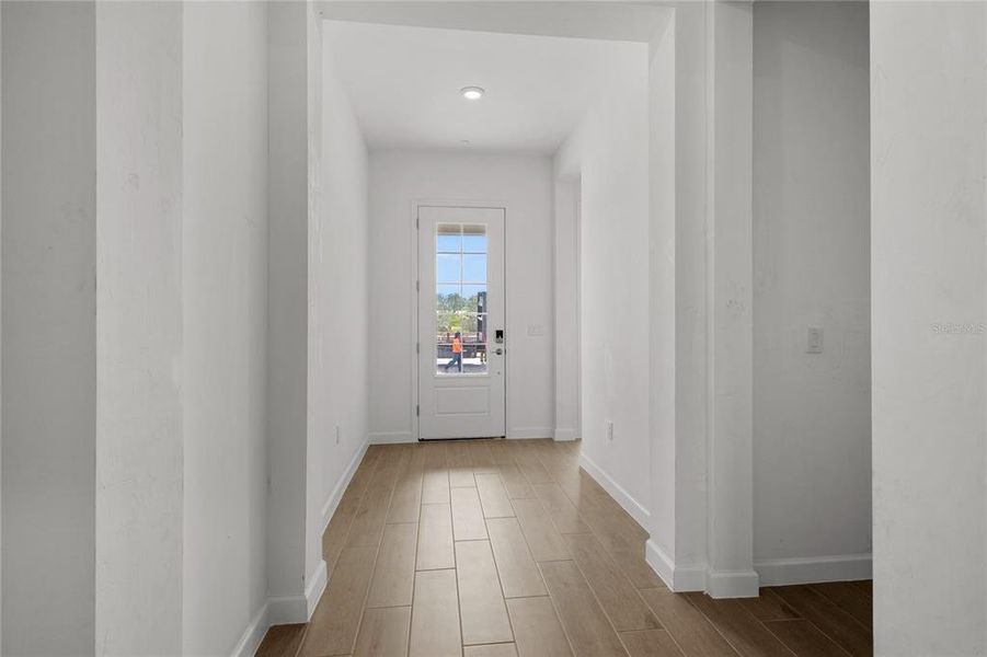 Spacious, unfurnished interior of a new home in Calusa Country Club, Lakewood Ranch (Image 25).