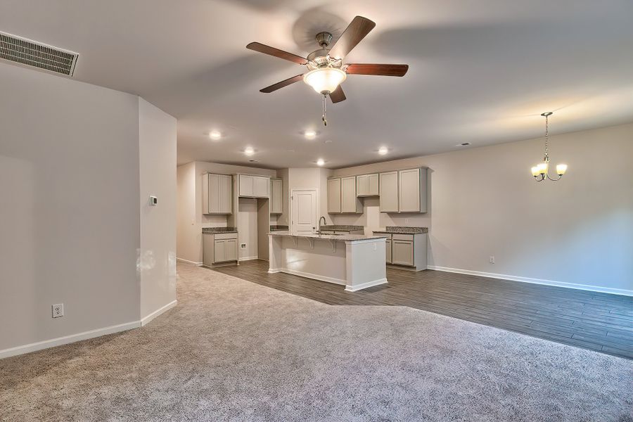 Spacious, unfurnished interior of a new home in Emanuel Creek, West Columbia (Image 31).