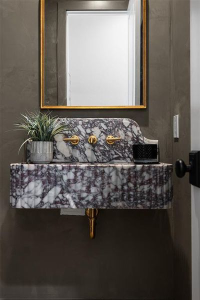 Close-up of interior finishes inside a home in , Dallas (Image 21). Close-up of interior finishes inside a home in , Dallas (Image 21).