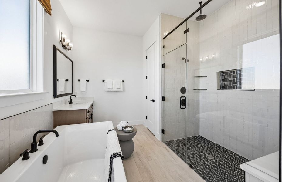 Representative furnished interior of a home built from the Ferris by Pulte Homes in Ryehill, Rosenberg (Image 48).