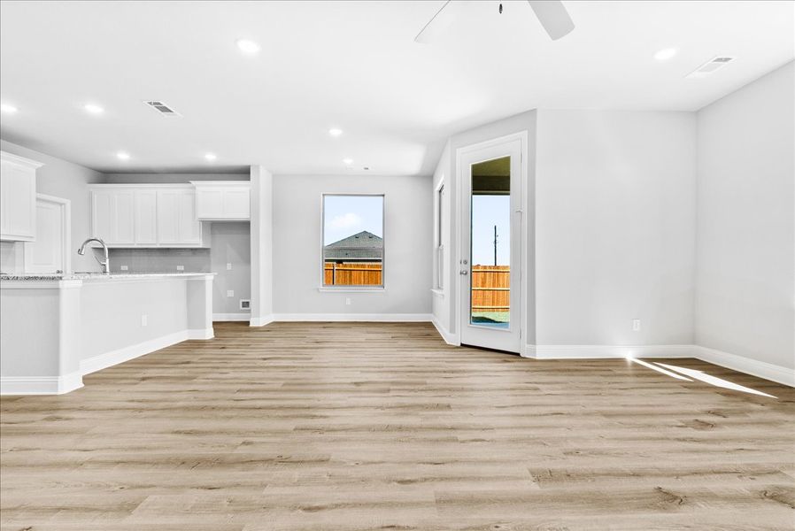 Representative unfurnished interior of a home built from the The Bradford by Doug Parr Custom Homes in Fair Oaks, Runaway Bay (Image 21). Representative unfurnished interior of a home built from the The Bradford by Doug Parr Custom Homes in Fair Oaks, Runaway Bay (Image 21).