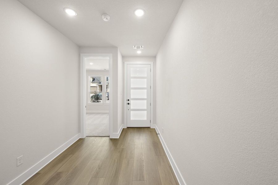 Spacious, unfurnished interior of a new home in Treeline, Justin (Image 14).