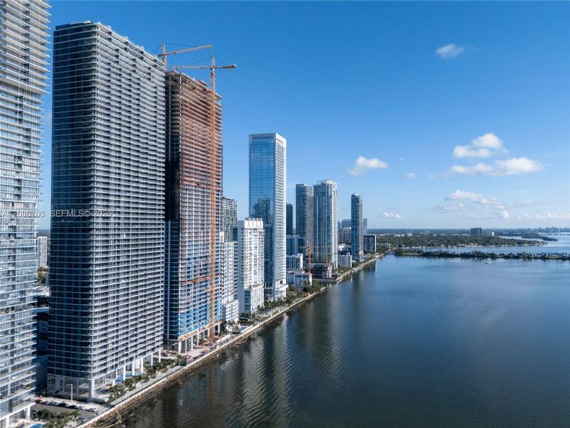 Condo located in Miami, FL showcasing its design and architecture (Image 3).