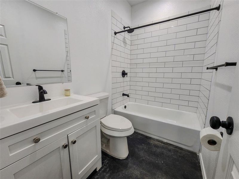 Furnished interior view inside a new home in , Kennedale (Image 10).