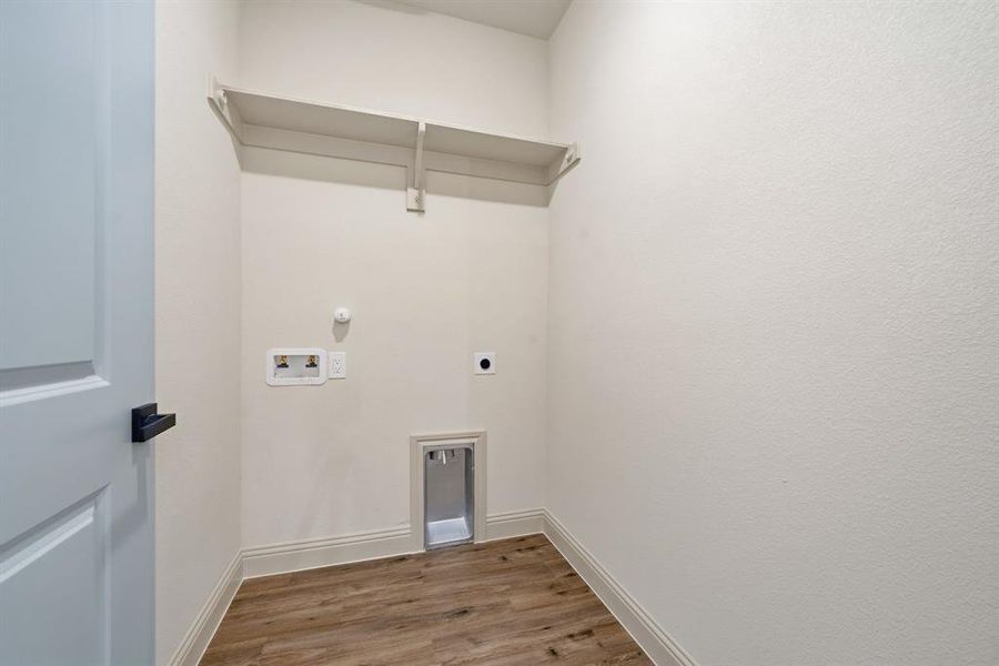 Spacious, unfurnished interior of a new home in , Granbury (Image 21).