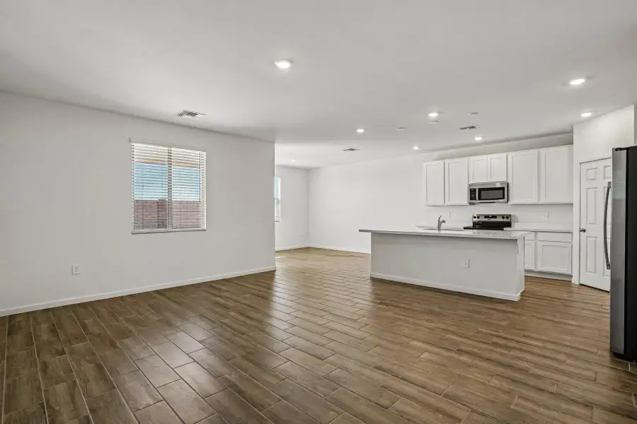Representative images and renderings are for illustrative purposes. Actual structural options and design finishes of home may vary.