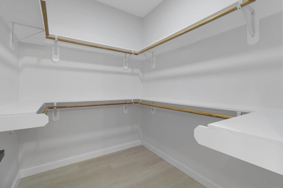 Spacious, unfurnished interior of a new home in , Onalaska (Image 16).