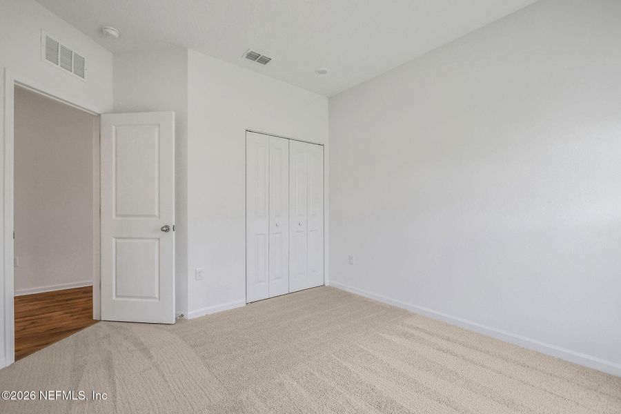 Spacious, unfurnished interior of a new home in Diamond Springs, Jacksonville (Image 35).