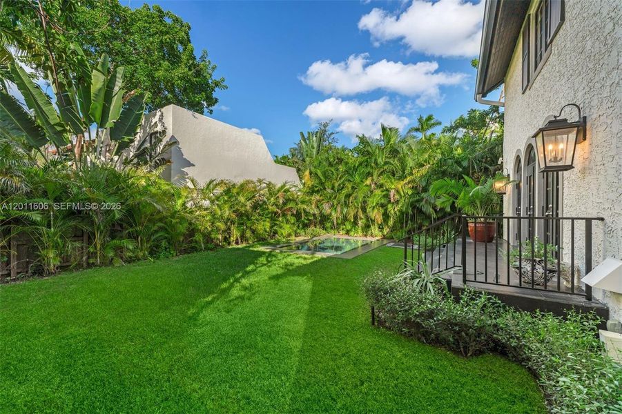 Exterior details and patio area of a home in , Miami (Image 30).