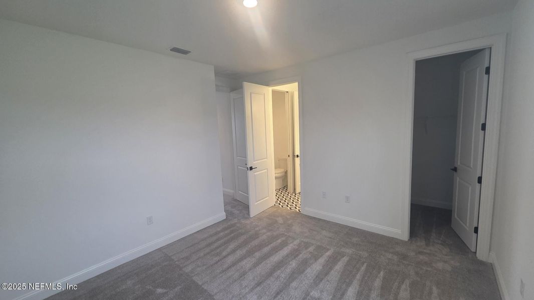 Spacious, unfurnished interior of a new home in , St. Johns (Image 17).