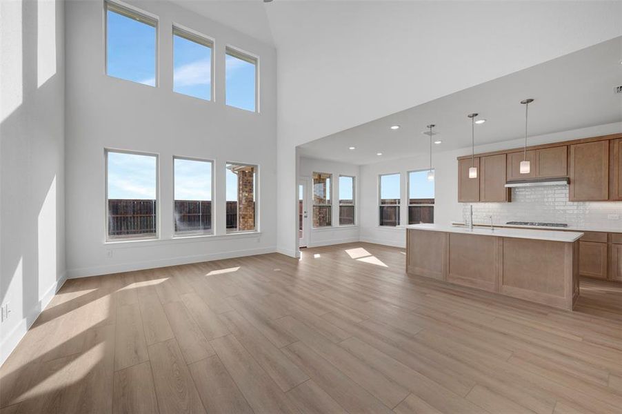 Spacious, unfurnished interior of a new home in Lily Creek at Sutton Fields, Aubrey (Image 29).
