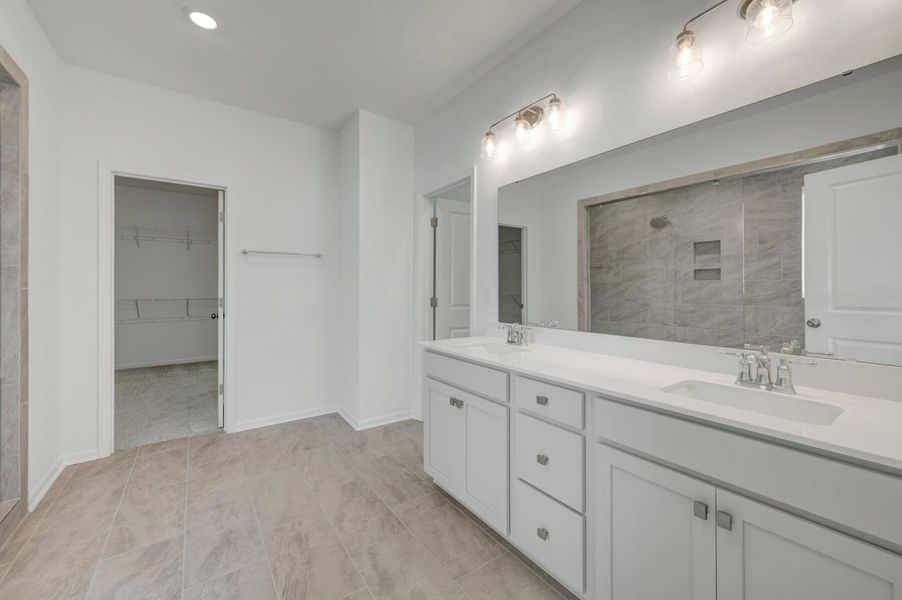 Owner's Bathroom Owner's Bathroom
