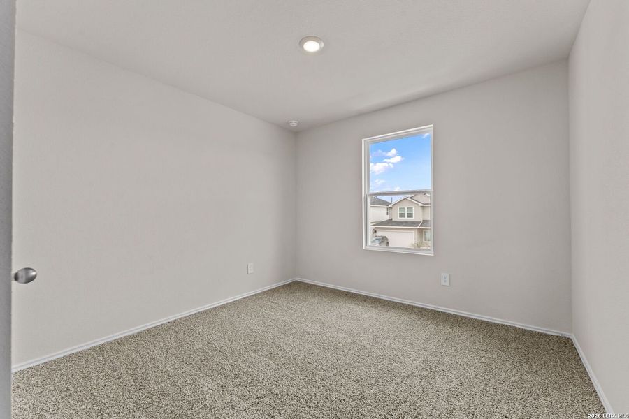 Spacious, unfurnished interior of a new home in Bollinger, Uhland (Image 10).