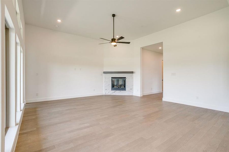 Spacious, unfurnished interior of a new home in Pecan Grove, Burleson (Image 32).