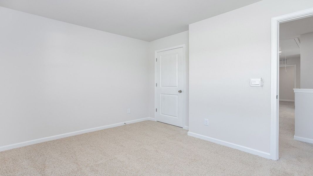 Spacious, unfurnished interior of a new home in Middleton, Greensboro (Image 19).