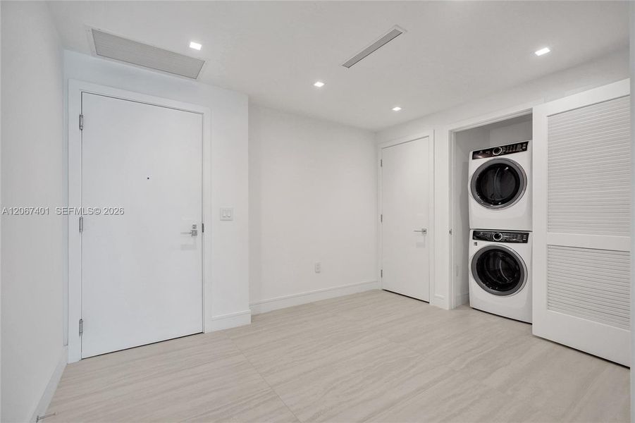 Spacious, unfurnished interior of a new home in , Miami (Image 29).