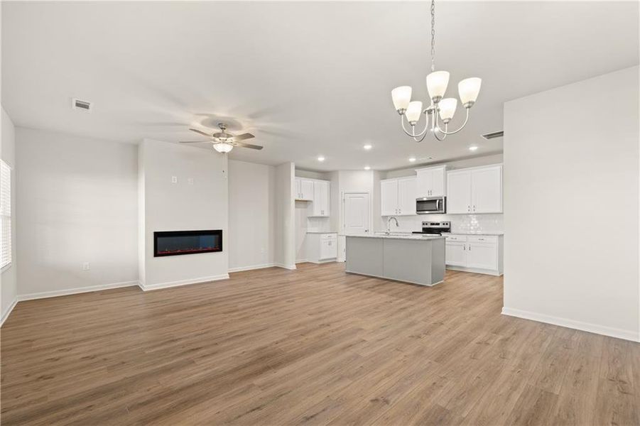 Spacious, unfurnished interior of a new home in Lake Carlton, Loganville (Image 16).