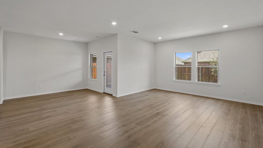 Spacious, unfurnished interior of a new home in Bluff Springs, Ferris (Image 17). Spacious, unfurnished interior of a new home in Bluff Springs, Ferris (Image 17).