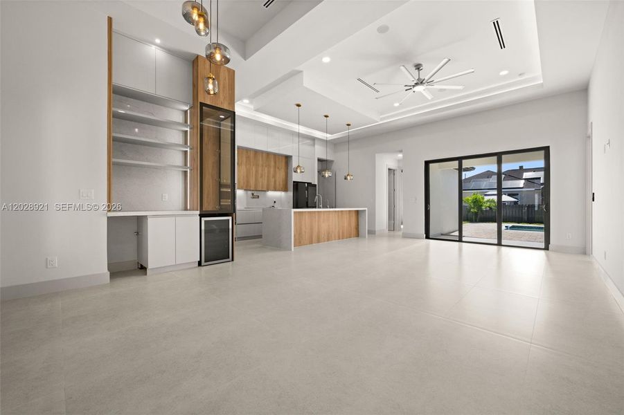 Spacious, unfurnished interior of a new home in , Cape Coral (Image 14).
