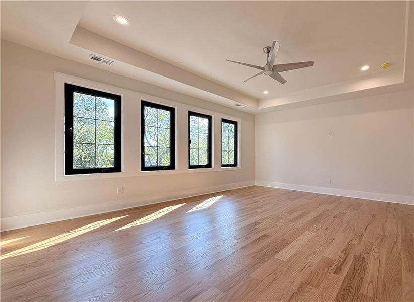Spacious, unfurnished interior of a new home in , Marietta (Image 38).