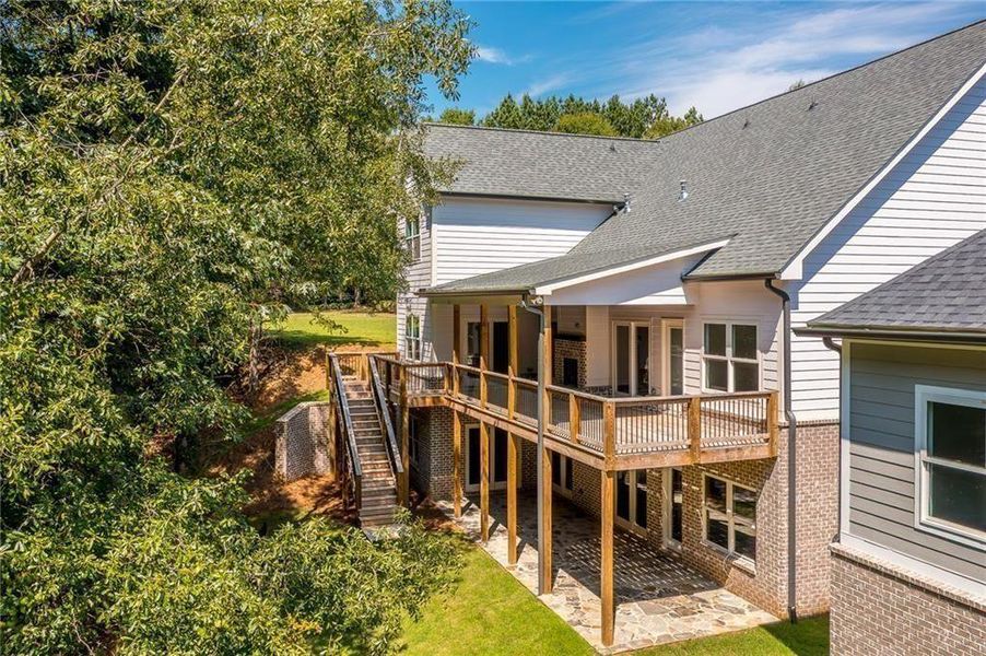 Exterior details and patio area of a home in , Gainesville (Image 30).