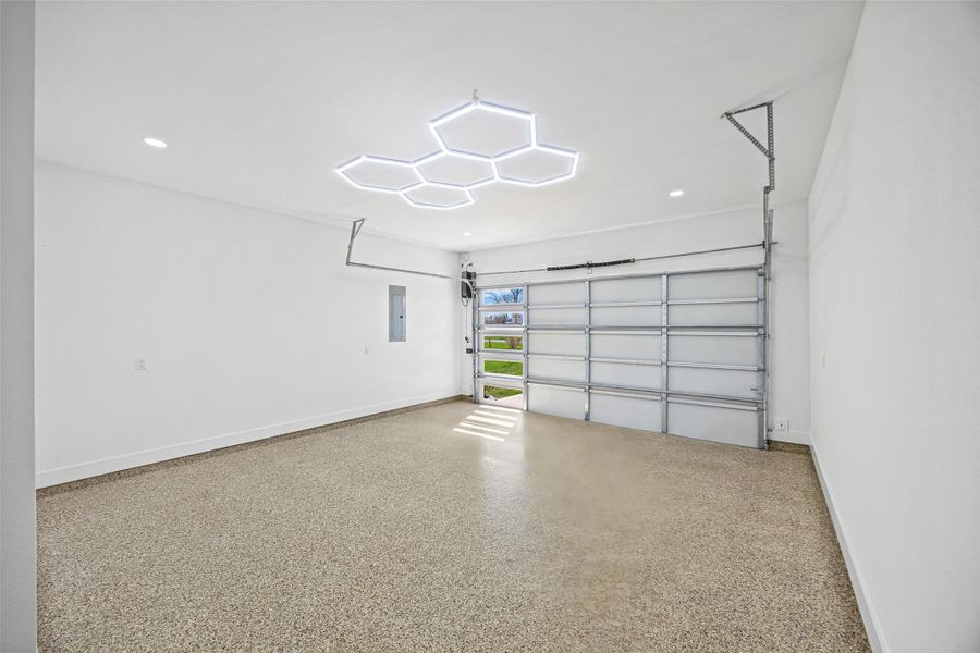 Spacious, unfurnished interior of a new home in , Dayton (Image 25).