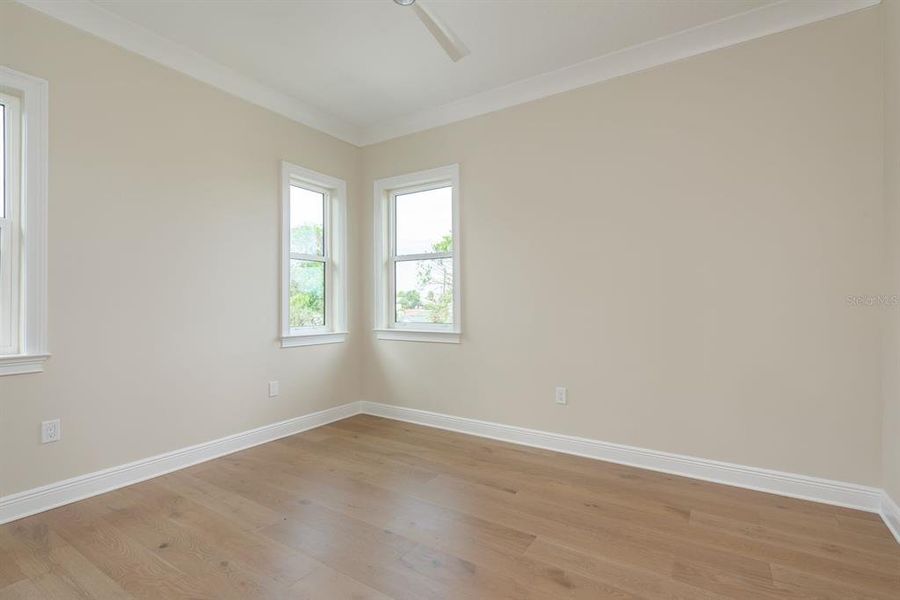 Spacious, unfurnished interior of a new home in , Tarpon Springs (Image 30).
