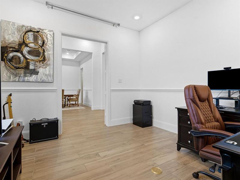 Furnished interior view inside a new home in Gean Estates, Keller (Image 17).