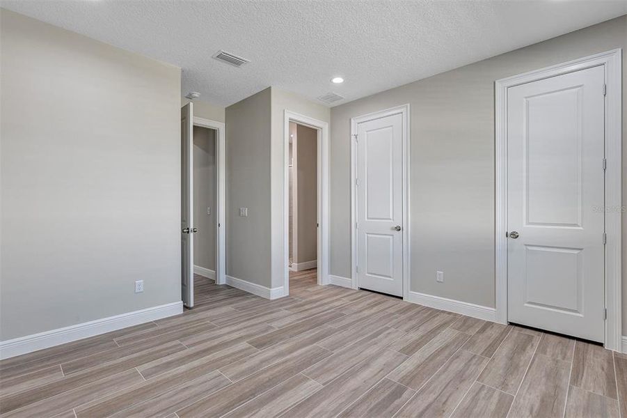 Spacious, unfurnished interior of a new home in , Summerfield (Image 28).