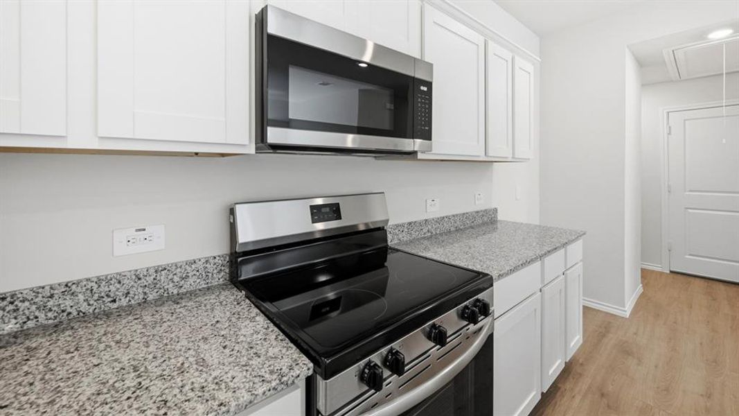 Furnished interior view inside a new home in Sweetwater Springs, Sherman (Image 6).