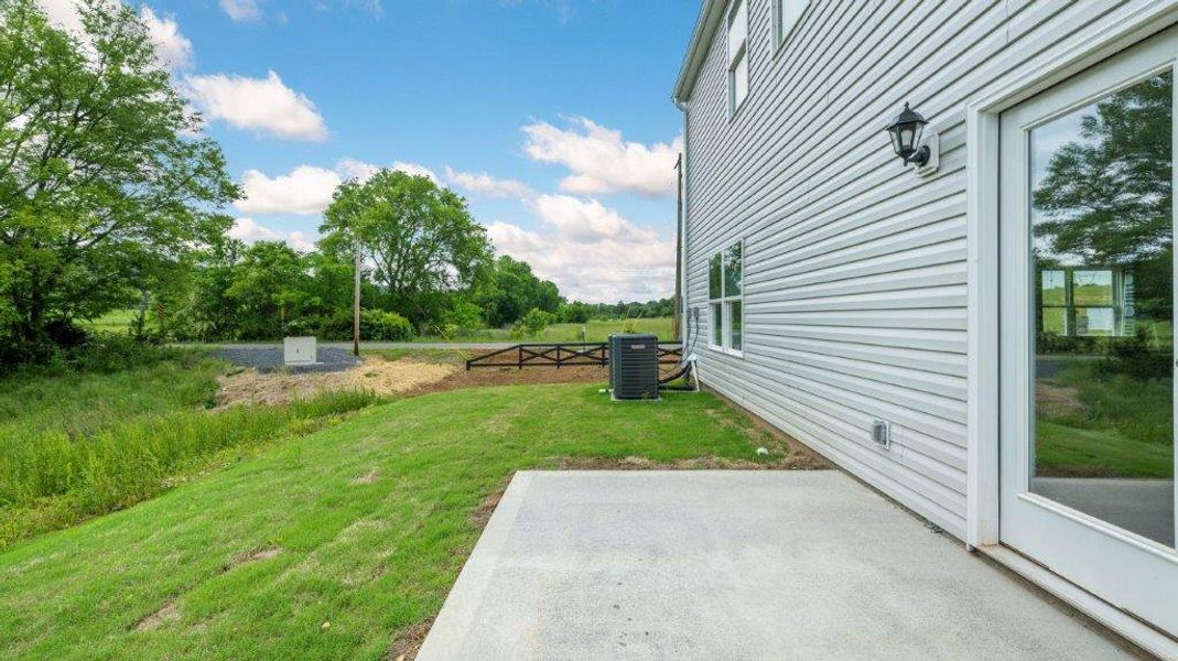 Exterior details and patio area of a home in Sweet Briar, Ooltewah (Image 4).
