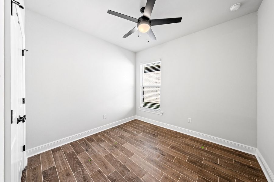 Spacious, unfurnished interior of a new home in Sentinel Ridge, Pace (Image 13).