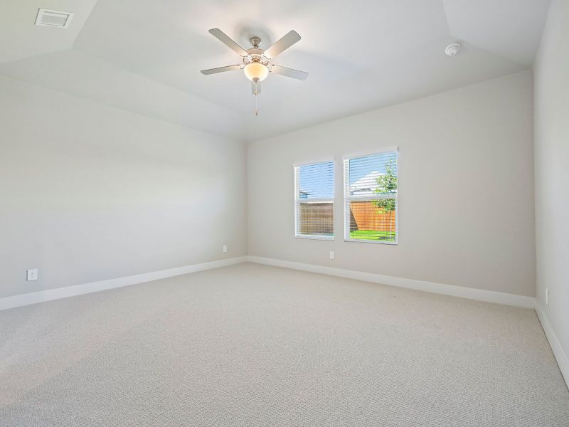 Spacious, unfurnished interior of a new home in Lakehaven - Premier Series, Farmersville (Image 19).