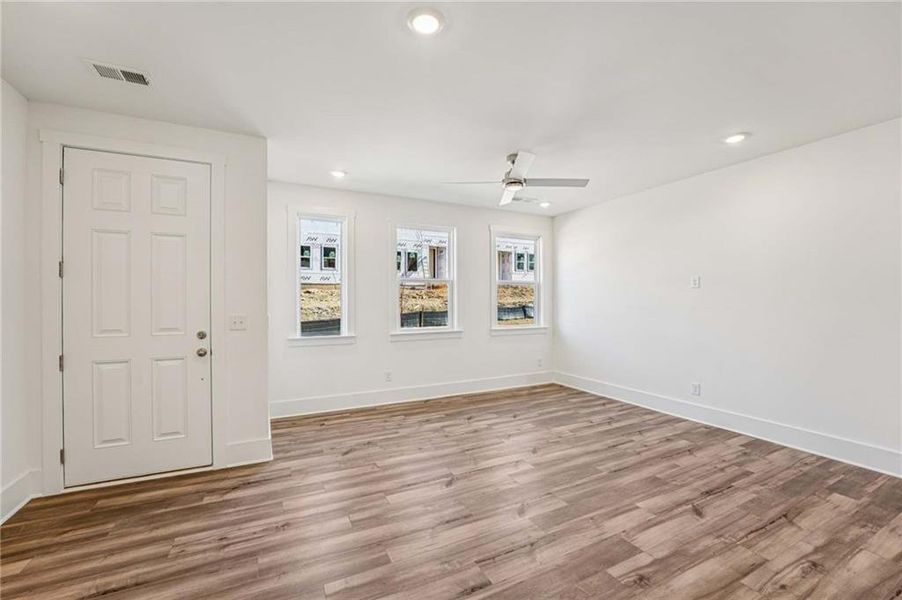 Spacious, unfurnished interior of a new home in Park Vue, Atlanta (Image 19). Spacious, unfurnished interior of a new home in Park Vue, Atlanta (Image 19).