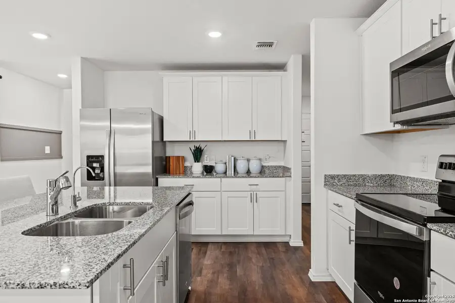 Furnished interior view inside a new home in Cinco Lakes, San Antonio (Image 9).