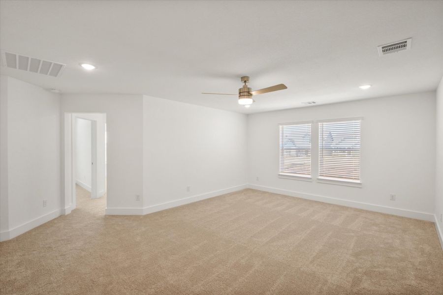 Spacious, unfurnished interior of a new home in Heritage Towne, Midlothian (Image 46).