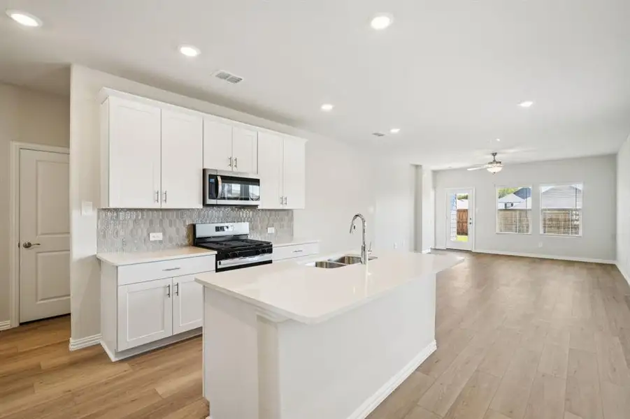 Photo is not of the actual home, but is an inspirational photo of builder’s model home and may depict options, furnishings, and/or decorator features that are not included. Photo is not of the actual home, but is an inspirational photo of builder’s model home and may depict options, furnishings, and/or decorator features that are not included.