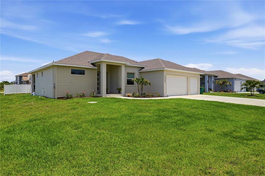 Exterior details and patio area of a home in , Port Charlotte (Image 24). Exterior details and patio area of a home in , Port Charlotte (Image 24).