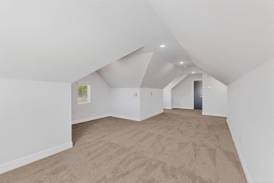 Spacious, unfurnished interior of a new home in , Sulphur Springs (Image 14).