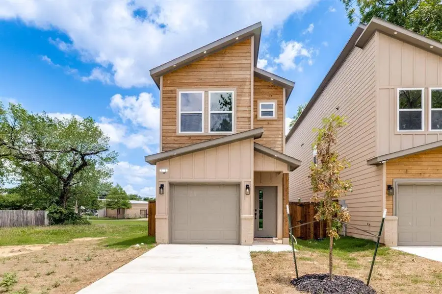 Front exterior of a new home in , Dallas, TX, highlighting curb appeal (Image 2). Front exterior of a new home in , Dallas, TX, highlighting curb appeal (Image 2).