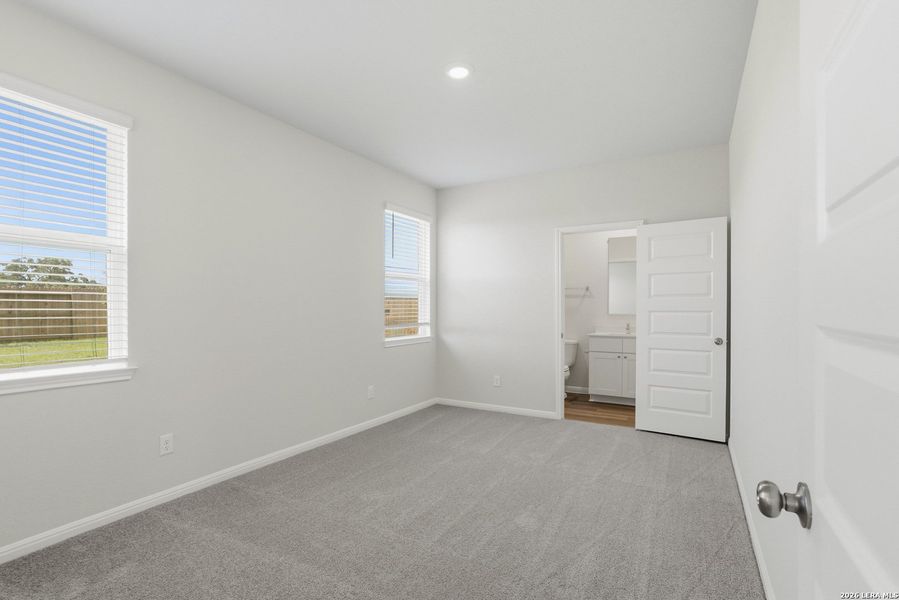 Spacious, unfurnished interior of a new home in Timber Creek, San Antonio (Image 17). Spacious, unfurnished interior of a new home in Timber Creek, San Antonio (Image 17).