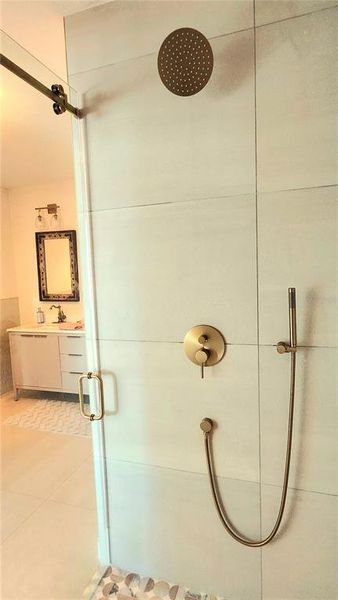 Close-up of interior finishes inside a home in , New Port Richey (Image 47).