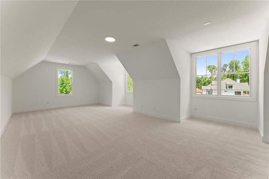 Spacious, unfurnished interior of a new home in Woodford, Acworth (Image 25).