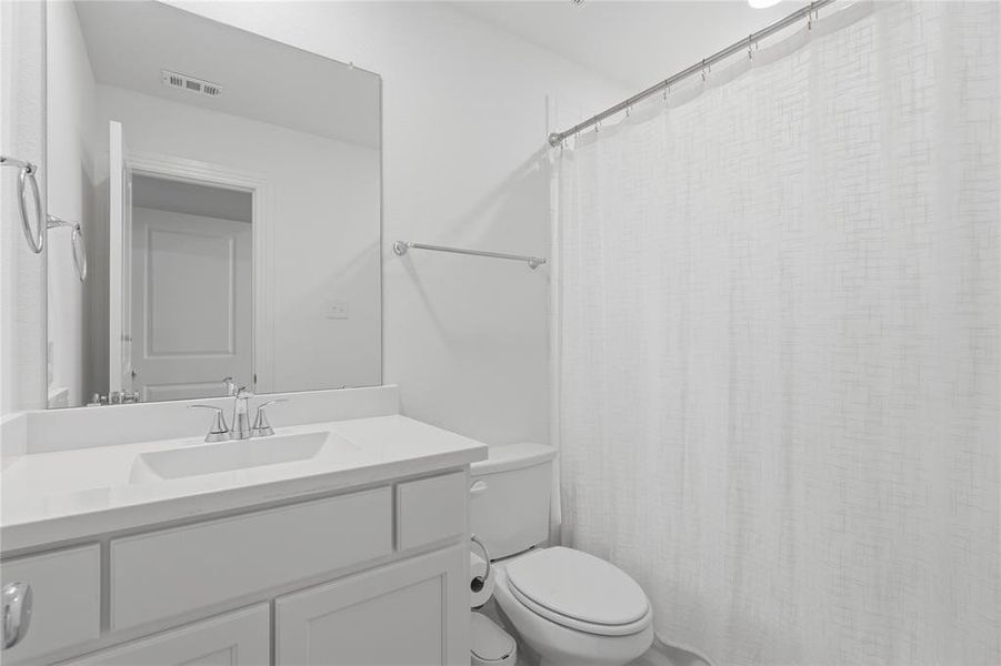 Furnished interior view inside a new home in Sonoma Verde, McLendon-Chisholm (Image 33).