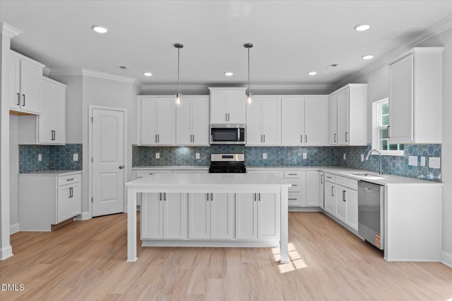 13-5504 Jaeger Drive Kitchen 3 13-5504 Jaeger Drive Kitchen 3