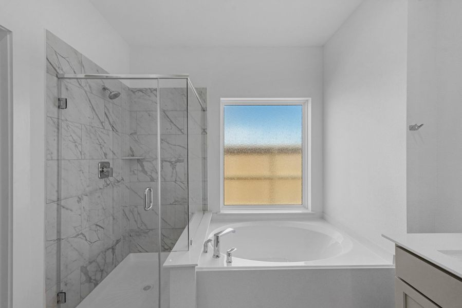 Furnished interior view inside a new home in Huntington Place, Rosharon (Image 7).