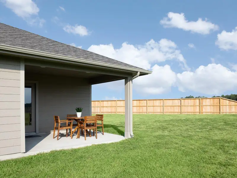 Photo is not of the actual home, but is an inspirational photo of builder’s model home and may depict options, furnishings, and/or decorator features that are not included Photo is not of the actual home, but is an inspirational photo of builder’s model home and may depict options, furnishings, and/or decorator features that are not included